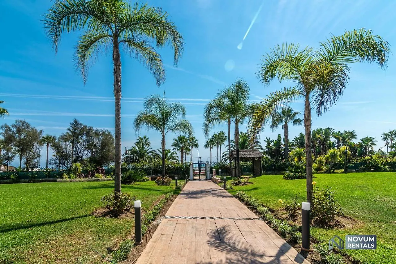 Lovely 1 Bdrm Rental Unit W/ Pool In Puerto Banus 马尔韦利亚 公寓