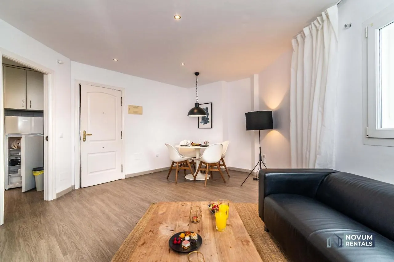 Lovely 1 Bdrm Rental Unit W/ Pool In Puerto Banus 马尔韦利亚