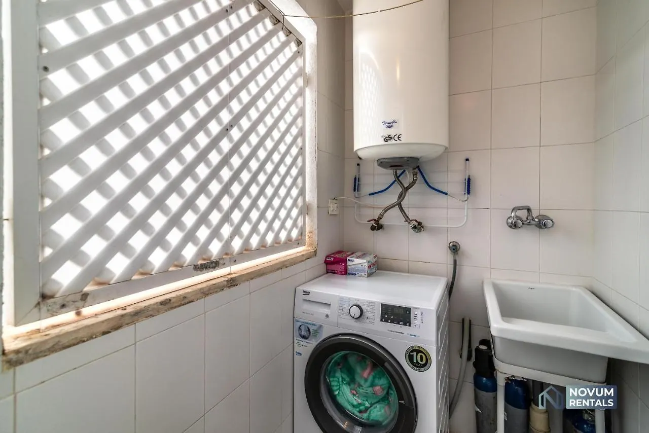 Lovely 1 Bdrm Rental Unit W/ Pool In Puerto Banus 马尔韦利亚 公寓